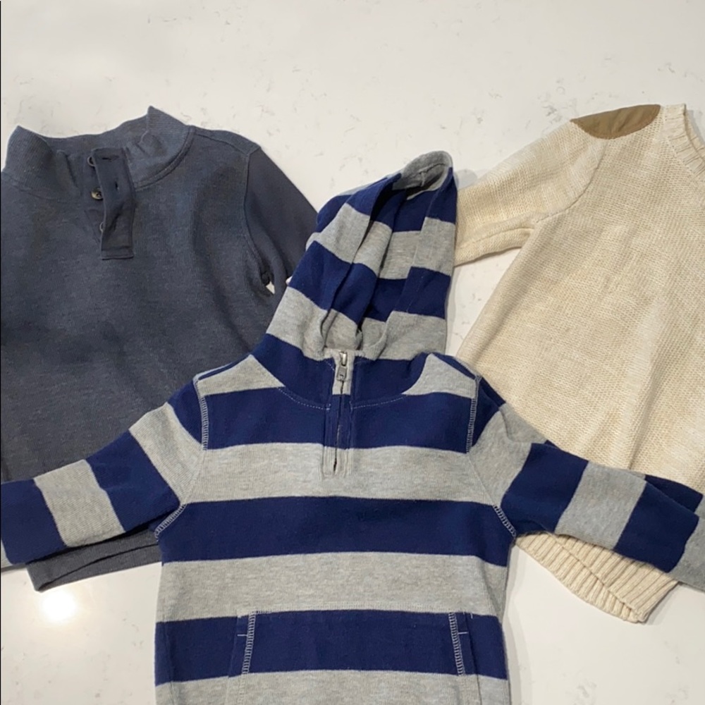 Bundle of 3 sweatshirts
